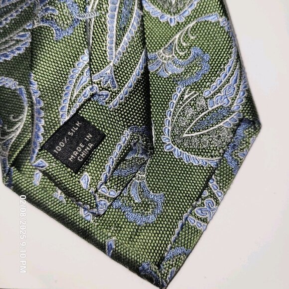 Jos A Bank Signature Collection Silk Tie Green Paisley 3 7/8" X 60" - Picture 6 of 6